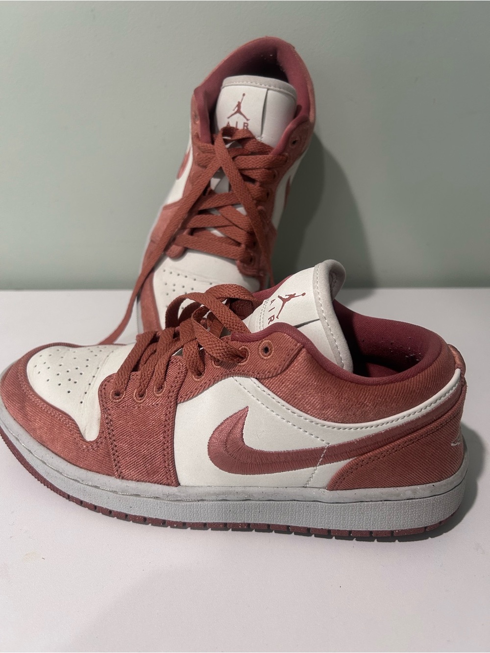Jordan Low Sneaker in Dusty Rose and White